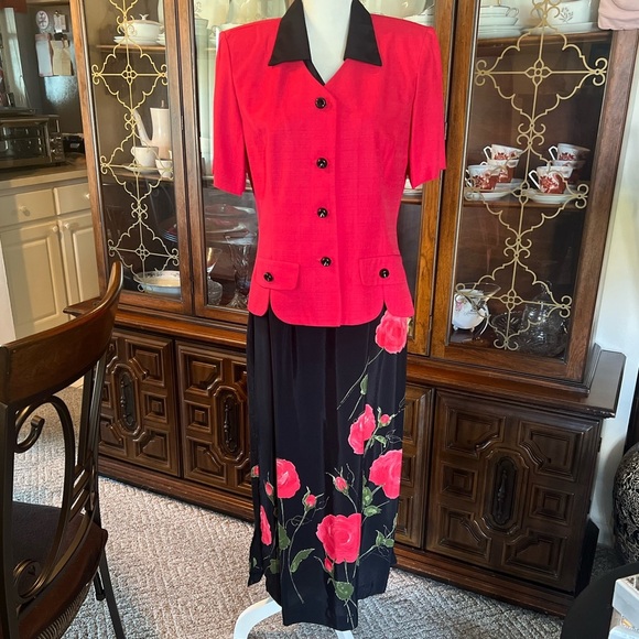 Dress / 2 Piece / Outfit - Picture 1 of 11